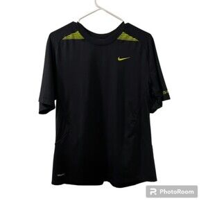 Nike Fit Dry Mens Black Athletic Green Logo Short Sleeve Shirt Activewear Sz Med
